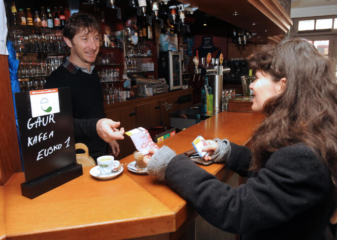 Les consommateurs du Pays basque peuvent régler leurs consommations grâce aux billets en eusko.