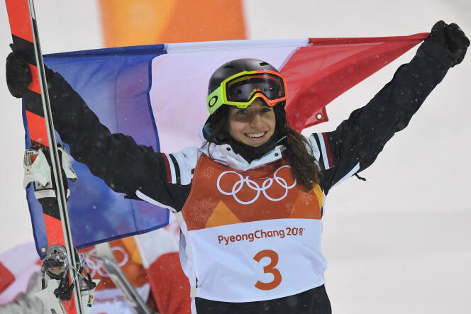 Perrine Laffont a offert sa première médaille olympique à la France, dimanche 11 février.