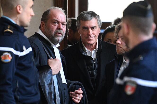 L’ancien ministre Jérôme Cahuzac et son avocat, Eric Dupond-Moretti, à Paris le 12 février.