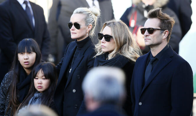 David Hallyday, sa sœur Laura Smet, Laeticia Hallyday, veuve de Johnny Hallyday, et leurs filles, Jade and Joy, lors des obsèques du rockeur, le 9 décembre 2017