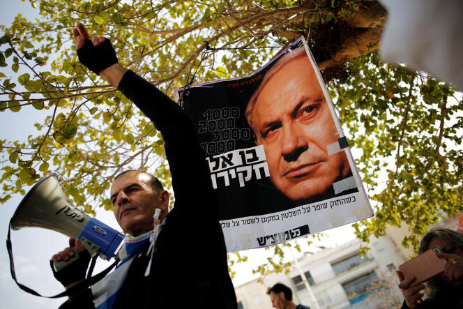 Des manifestants réclament la démission du premier ministre israélien, le 16 février 2018 à Tel-Aviv.