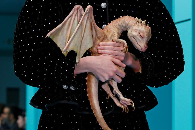 Chez Gucci Mutants Clones Et Bebe Dragon