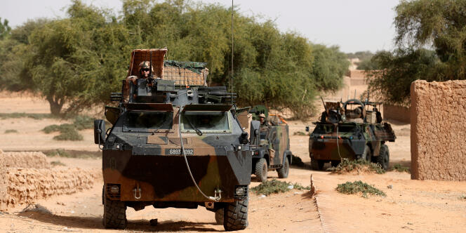 Une patrouille de l’opération française « Barkhane », à Tin-Hama, dans la région de Gao, au Mali, en octobre 2017.