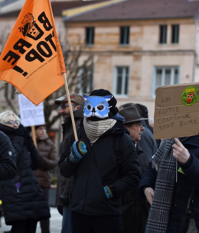 Manifestation d’opposants devant la préfecture de Bar-le-Duc, le 22 février.