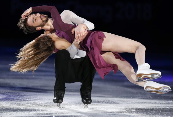 Gabriella Papadakis et Guillaume Cizeron, médaillés d’argent, lors d’un gala à Gangneung, en Corée du sud, le 25 février.