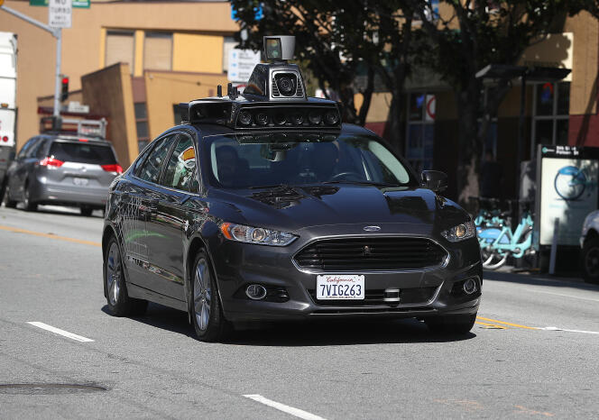 Un véhicule autonome d’Uber dans les rues de San Francisco, en Californie, en mars 2017.