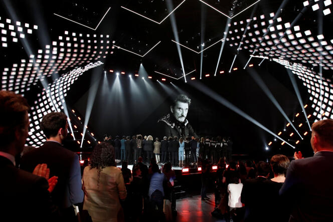 Hommage au chanteur Johnny Hallyday lors de la 23e cérémonie des Victoires de la musique, à Paris, le 9 février 2018.