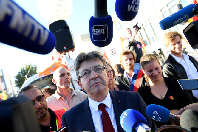 Jean-Luc Mélenchon devant des journalistes, à Grenoble, le 11 octobre 2017.