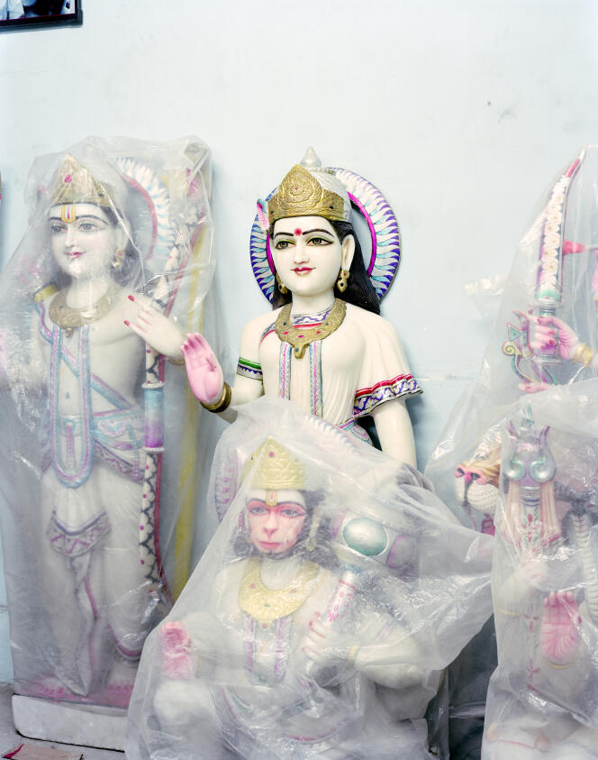 Atelier de sculpture à Bhedaghat (Madhya Pradesh), 2015. Photographie extraite de la série « A Myth of Two Souls ».