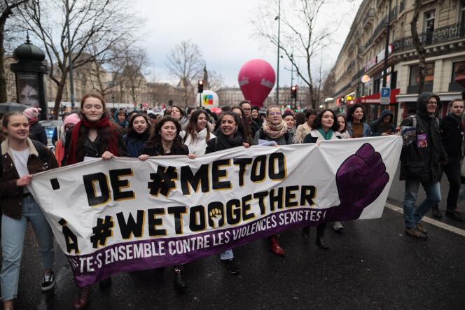 A l’occasion de la journée internationale des droits des femmes, jeudi 8 mars, un collectif d’une trentaine d’associations et de syndicats avait appelé hommes et femmes à cesser le travail à 15 h 40.