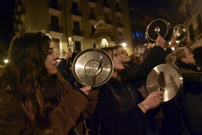 Manifestations de femmes le 8 mars à Pampelune, dans le nord de l’Espagne.