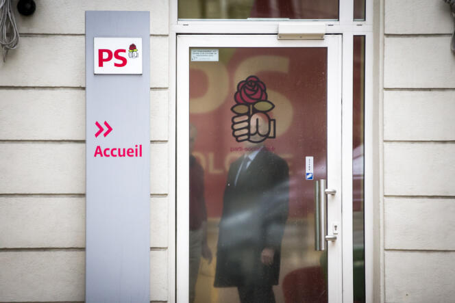 Vote pour le premier tour du congrès du Parti socialiste au siège du PS rue de Solférino à Paris, jeudi 15 mars 2018.
