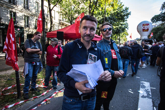 Olivier Besancenot, porte-parole du Nouveau Parti anticapitaliste, lors d’une manifestation contre la loi travail, à Paris, en octobre 2017.