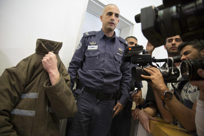 L’employé du consulat de France (dissimulé), lors de sa comparution devant le tribunal de Beer-Sheva (Israël), le 19 mars