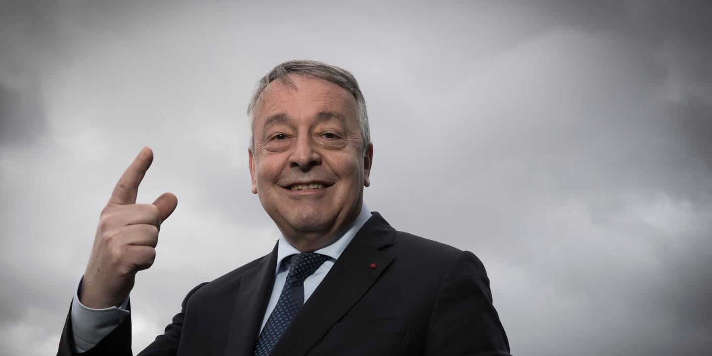 Get Wallpaper Antoine Frerot Pdg De Veolia L Entreprise A Besoin D Etre Utile For iPhone Free