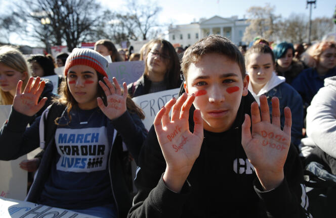 Marche des lycéens pour réclamer un encadrement plus strict des armes à feu, à Washington, le 14 mars.