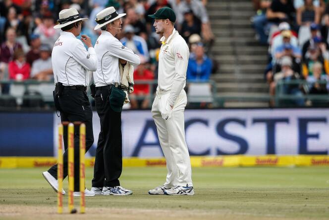 Cameron Bancroft, questioned by the referee of the meeting against South Africa, admitted to trying to change the position of the ball.