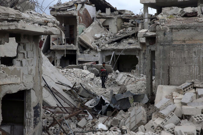 Maisons en ruines dans la Ghouta orientale, près de Damas, le 30 mars.