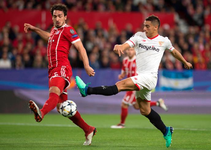 Wissam Ben Yedder, in the white shirt of Sevilla FC.