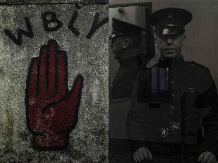 Une archive de l’ancienne prison de Crumlin Road, à Belfast. Un des gardiens fait face à la main rouge, symbole de l’Ulster repris par des groupes armés protestants.