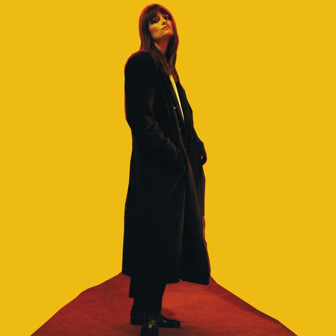 « Françoise Hardy fait partie du top 10 des femmes qui m’ont le plus marquée », explique Clara Luciani.