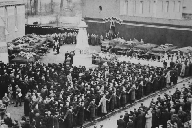 Les funérailles, le 5 avril 1944, 3 jours après le massacre de Villeneuve d'Ascq.