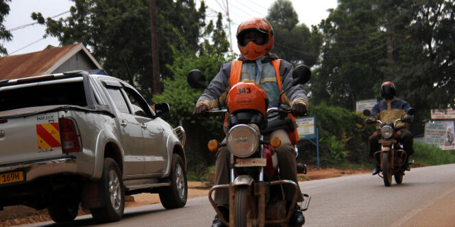 Un moto-taxi de l’entreprise SafeBoda, à Kampala.