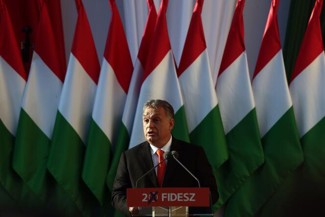 Viktor Orban, le premier ministre hongrois, lors de son dernier meeting de campagne à Szekesfehervar, le 6 avril.