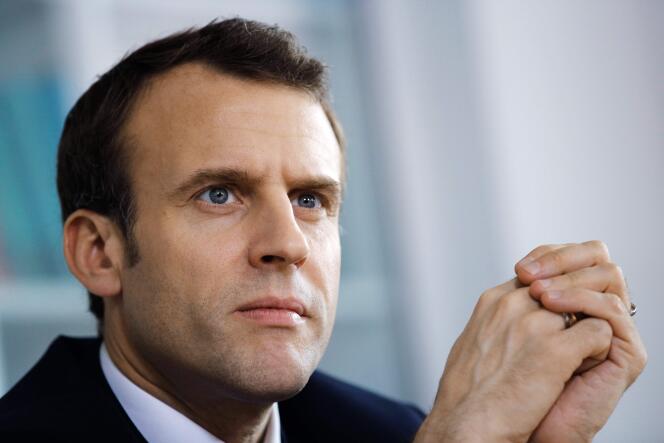 Emmanuel Macron, au CHU de Rouen, le 5 avril.