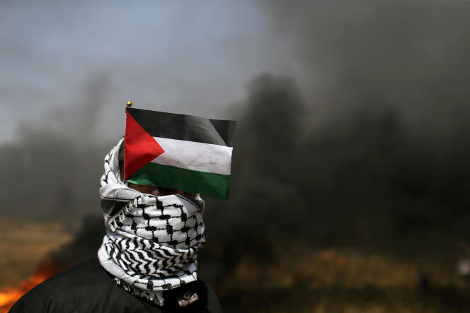 A Gaza, lors de la deuxième « Grande Marche du retour » des Palestiniens le long de la frontière avec Israël, le 6 avril.