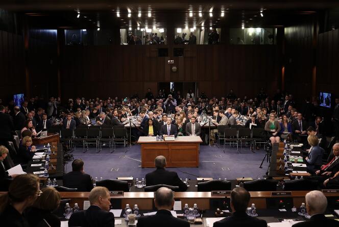 Mark Zuckerberg, le patron de Facebook, face aux sénateurs américains, le 10 avril 2018.