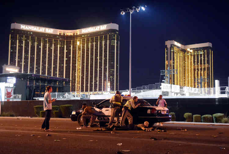 Après qu’un tireur a ouvert le feu sur des spectateurs lors du festival de musique country Route 91 à Las Vegas, Etats-Unis, le 1er octobre 2017.