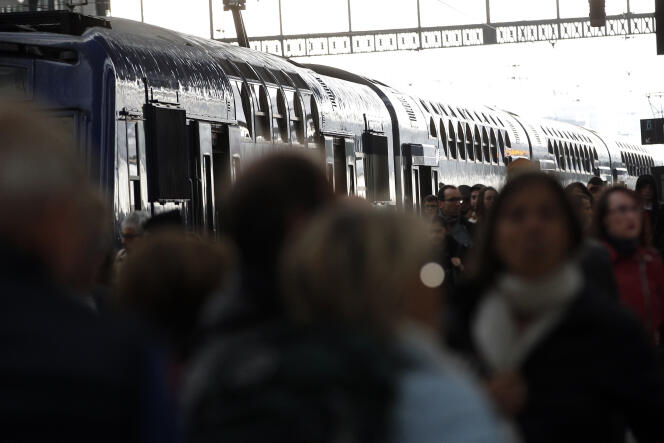 Gare de Lyon, à Paris, le 13 avril.