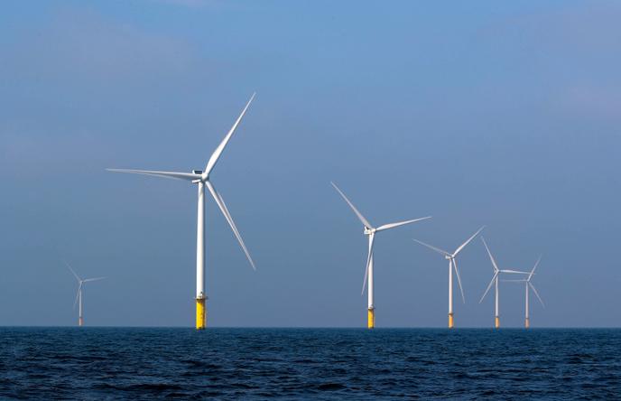 Des oliennes en mer dans le parc olien offshore Eneco Luchterduinen prs dAmsterdam, le 26 septembre 2017.