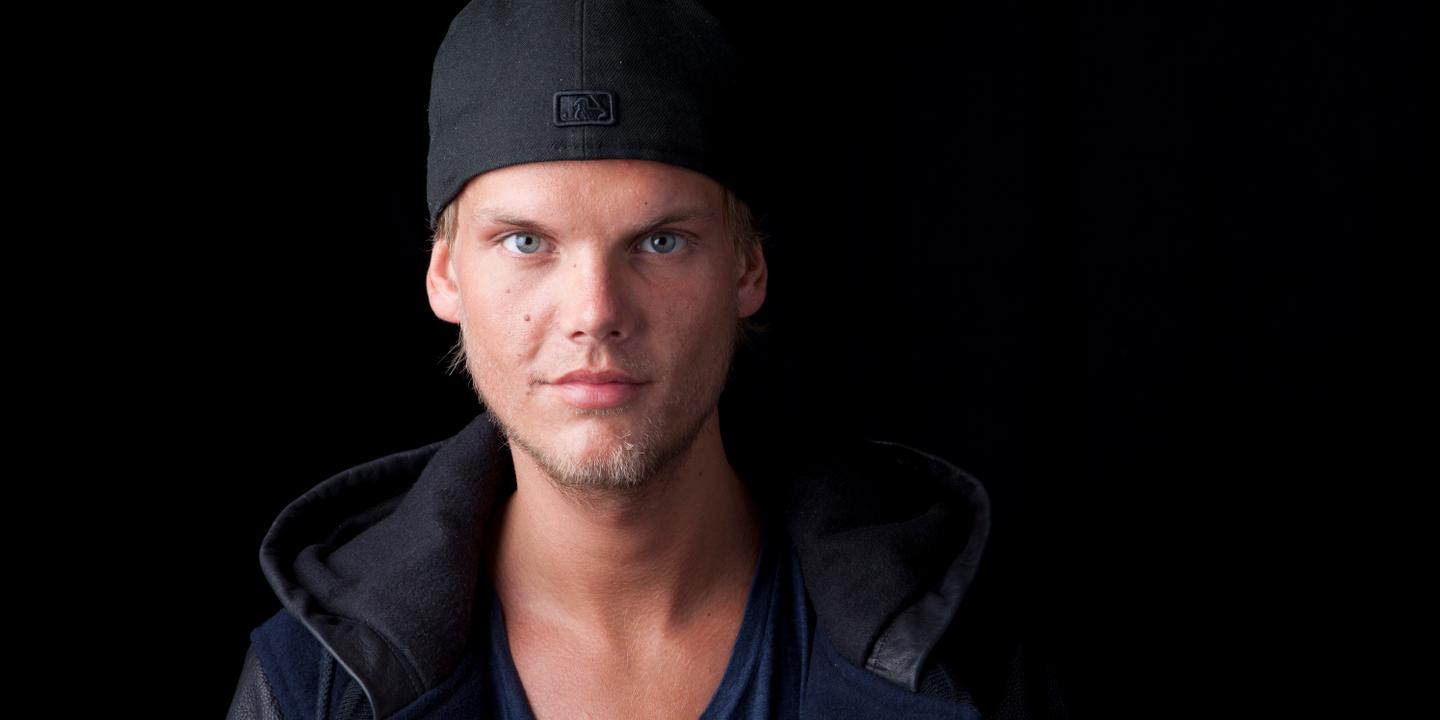 Avicii C l bre DJ Et Producteur Su dois Est Mort 28 Ans avicii-c-l-bre-dj-et-producteur-su-dois-est-mort-28-ans