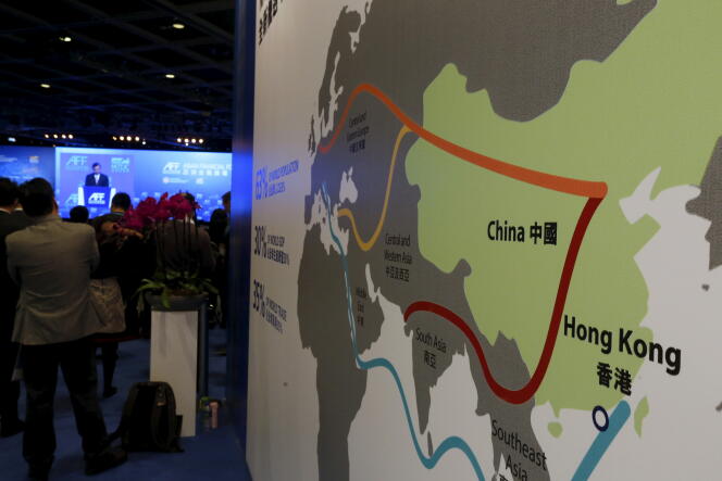 Une carte du projet « One Belt, one Road », au Forum financier asiatique, à Hongkong, en janvier 2016.