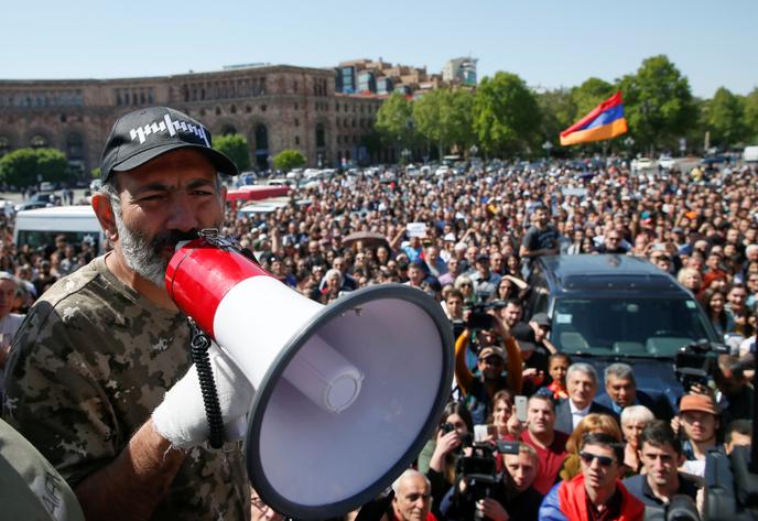 Nouvelles Manifestations En Armenie Pour Reclamer Des Legislatives Anticipees