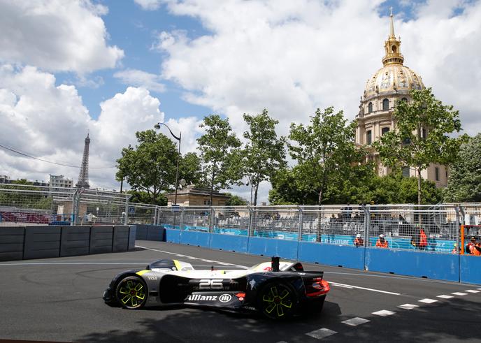 Vitrine De La Voiture Electrique La Formule E Se Reve En Sport