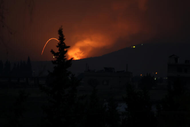 Explosions dans la région de Hama, en Syrie, le 29 avril. Photo obtenue par le biais d’un réseau social.