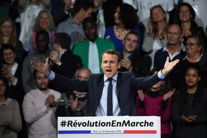 Emmanuel Macron en meeting, porte de Versailles, le 10 décembre 2016.