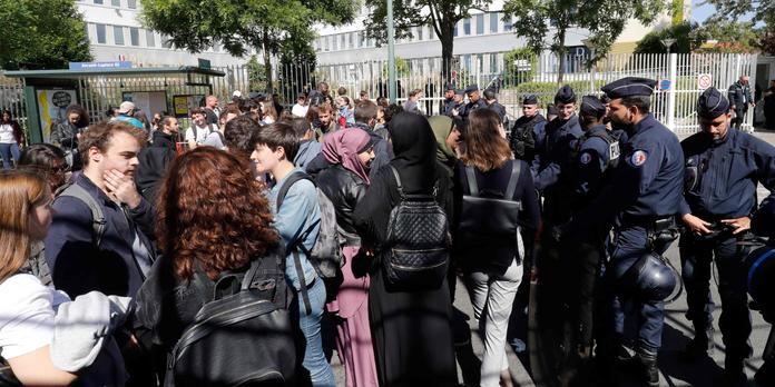 A La Maison Des Examens D Arcueil Les Etudiants Face A L Annulation De Leurs Partiels