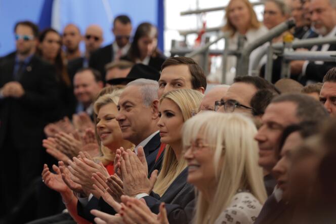 Le premier ministre israélien, Benyamin Nétanyahou, Jared Kushner et Ivanka Trump à l’ambassade des Etats-Unis à Jérusalem, le 14 mai 2018.