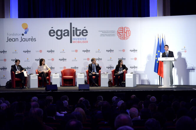 Le premier ministre français, Manuel Valls, s’exprime lors d’une conférence-débat sur le thème de l’égalité, à la Fondation Jean-Jaurès, à Paris, en décembre 2014.