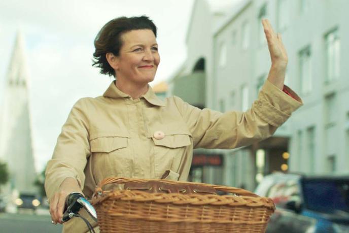 RÃ©sultat de recherche d'images pour "woman at war"