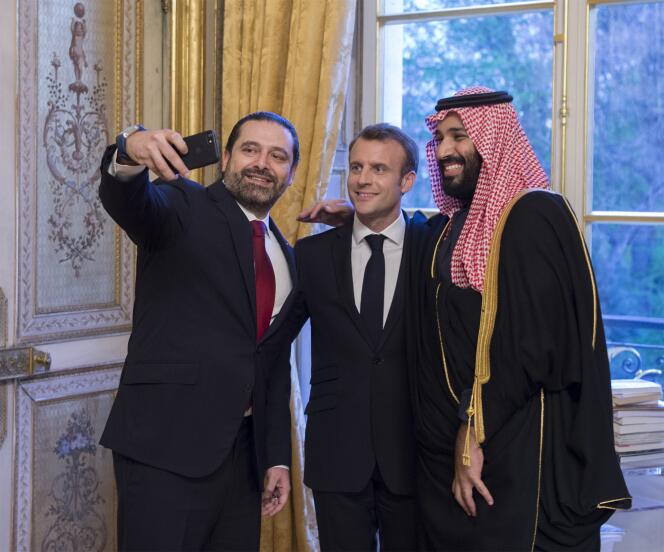 Emmanuel Macron, le premier ministre libanais Saad Hariri (à G.) et le prince héritier d’Arabie saoudite Mohammed Ben Salman,à l’Elysée, le 10 avril.