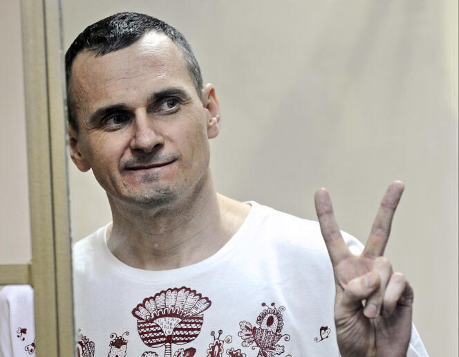 « Malgré les tortures brutales et le traitement inhumain que lui a infligé le FSB pour tenter de lui extorquer des aveux, il a refusé de plaider coupable » (Oleg Sentsov, en 2015).