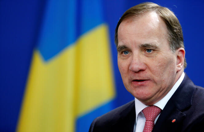 Le premier ministre suédois, Stefan Löfven (ici en mars, à Berlin), a promis de débloquer 400 millions d’euros pour les retraités.