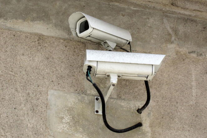 Caméras de surveillance sur la voie publique, à Cognac (Charente).
