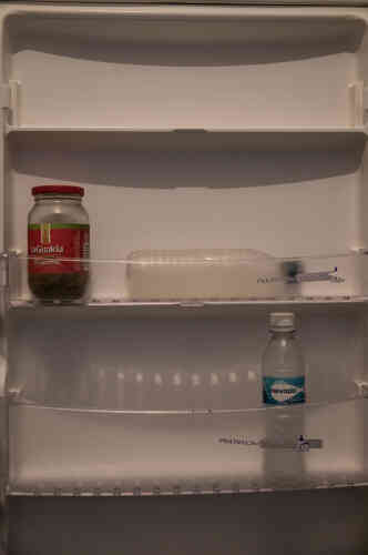 Le réfrigérateur vide de Ramona González, chez elle à Caracas.