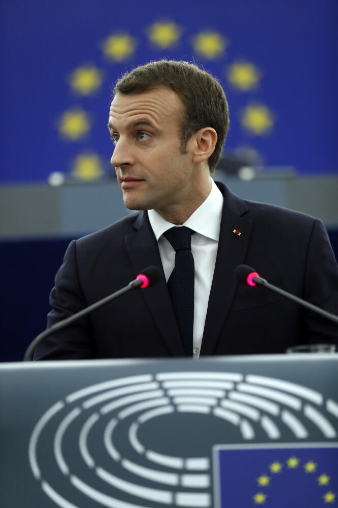 Emmanuel Macron prônant des réformes pour l’Europe, au siège du Parlement européen, à Strasbourg, le 17 avril.